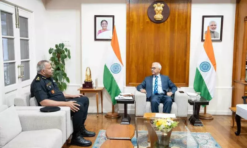 NSG महानिदेशक ने मणिपुर में सुरक्षा बलों के साथ समीक्षा बैठक की