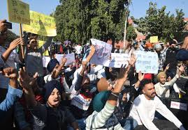 Senate reforms के खिलाफ प्रदर्शन: पीयू के छात्रों ने गेट नंबर 2 को पांच घंटे तक जाम रखा