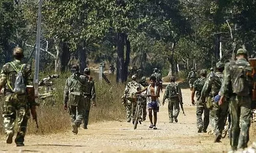 MP : 23 साल की नक्सली सुनीता के हथियार डालने के बाद और भी नक्सली सरेंडर कर सकते है