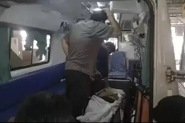 Jabalpur: जबलपुर स्टेशन पर ट्रेन के बाथरूम में गिरा यात्री, मौके पर मौत Jabalpur: जबलपुर स्टेशन पर ट्रेन के बाथरूम में गिरा यात्री, मौके पर मौत