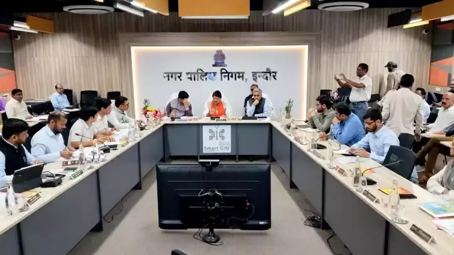 Indore: अवैध कॉलोनी रोकने में लापरवाही पर अधिकारियों पर गिरेगी गाज