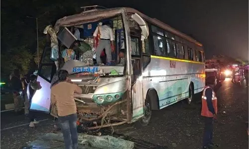 Jharkhand: दो बसों की टक्कर,दर्जनों यात्री घायल, चीख-पुकार मची