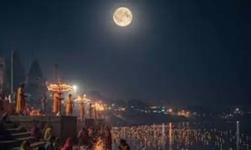 Kartik Purnima 2025: कार्तिक पूर्णिमा पर जलाए जाते हैं कितने दीपक, क्या है दीपदान की विधि