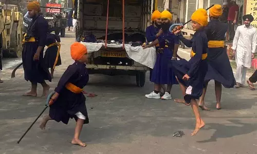 Guruparva: भक्ति की भावना, एकता का प्रतीक नगर कीर्तन, प्रभात फेरी