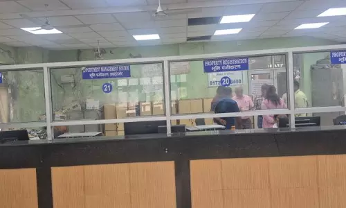 Sirsa में पेपरलेस रजिस्ट्री के पहले दिन तकनीकी खराबी Sirsa में पेपरलेस रजिस्ट्री के पहले दिन तकनीकी खराबी