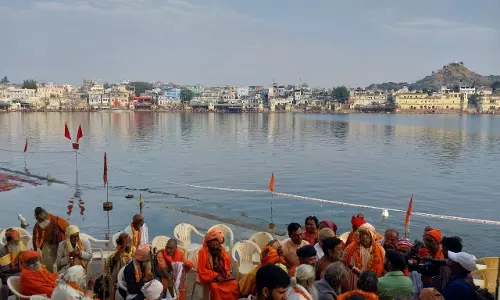 Bareilly: लापता युवक का शव घर की दूसरी मंजिल पर लटकता मिला Bareilly: लापता युवक का शव घर की दूसरी मंजिल पर लटकता मिला