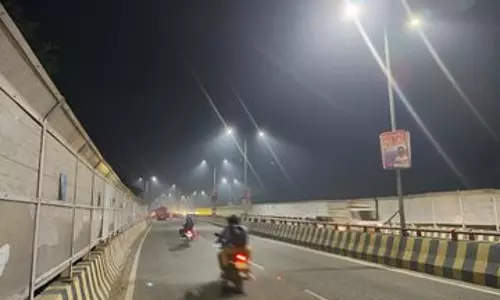 Bareilly: लालफाटक पुल पर हुई लाइटिंग, राहगीरों के चेहरे खिले