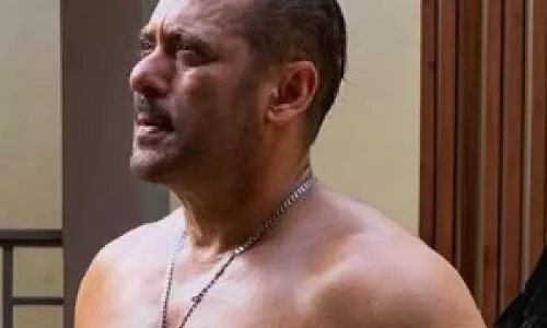 Salman Khan ने शेयर की अपनी शर्टलेस तस्वीरें, फैन्स हुए दीवाने