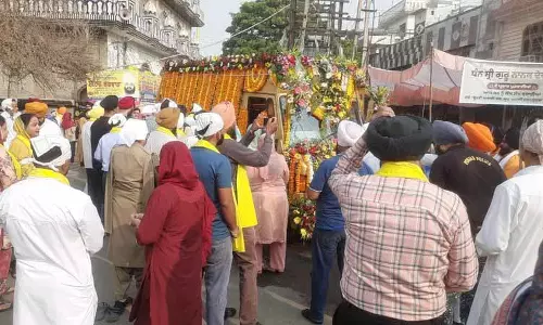 Guru Nanak Dev Jayanti  पर फगवाड़ा में नगर कीर्तन से भव्य आध्यात्मिक समागम