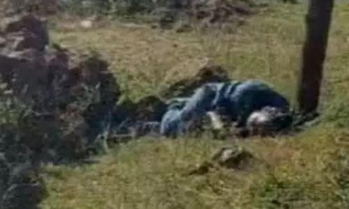 राजमिस्त्री की हत्या, सड़क किनारे मिली लाश राजमिस्त्री की हत्या, सड़क किनारे मिली लाश