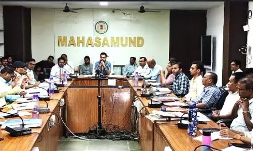 कलेक्टर लंगेह ने ली साप्ताहिक समय-सीमा की बैठक