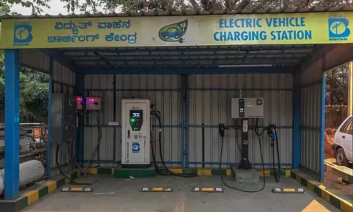 BESCOM राज्य और राष्ट्रीय राजमार्गों पर 40 EV चार्जिंग स्टेशन स्थापित करेगा BESCOM राज्य और राष्ट्रीय राजमार्गों पर 40 EV चार्जिंग स्टेशन स्थापित करेगा