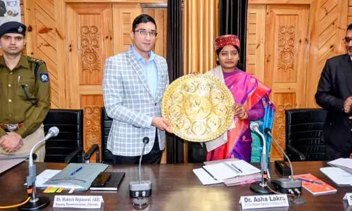 Chamba में कल्याणकारी योजनाओं के कार्यान्वयन की समीक्षा की गई