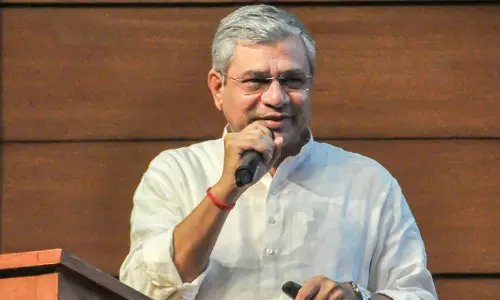 Ahmedabad में बुलेट ट्रेन स्टेशन का निर्माण कार्य अंतिम चरण में: अश्विनी वैष्णव Ahmedabad में बुलेट ट्रेन स्टेशन का निर्माण कार्य अंतिम चरण में: अश्विनी वैष्णव