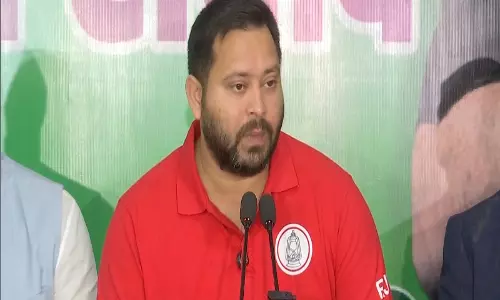तेजस्वी यादव का चुनावी वादा: महिलाओं को माई बहन मान योजना के तहत 30,000 रुपये देने की घोषणा तेजस्वी यादव का चुनावी वादा: महिलाओं को माई बहन मान योजना के तहत 30,000 रुपये देने की घोषणा