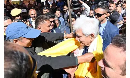 Sinha ने किश्तवाड़ में बाढ़ प्रभावित परिवारों के पूर्ण पुनर्वास का आश्वासन दिया