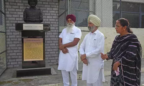 Ludhiana: ग्रामीणों ने सरकार से स्कूल का नाम युद्ध नायक सेखों के नाम पर रखने का आग्रह किया