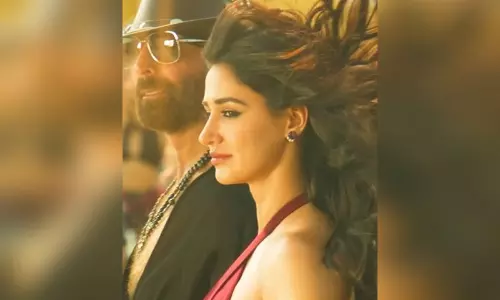 Akshay Kumar ने ‘क्वीन कैटरीना’ को याद करते हुए हिट सॉन्ग रीक्रिएट किया Akshay Kumar ने ‘क्वीन कैटरीना’ को याद करते हुए हिट सॉन्ग रीक्रिएट किया