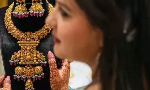 सोना-चांदी खरीदने वालों के लिए बड़ी राहत.. एक दिन में कितनी गिर गई कीमत..?