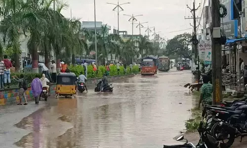 Nagar Kurnool जिला केंद्र में भारी बारिश.. निचले इलाकों में पानी भर गया