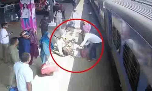 जबलपुर: ट्रेन में फिसली महिला ASI, आरपीएफ ने बचाया
