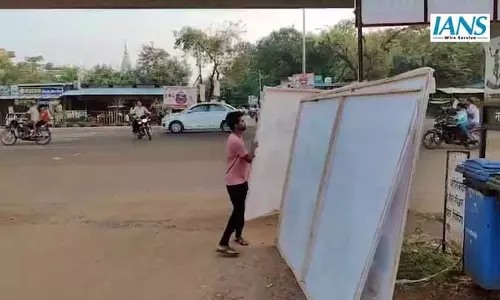 भंडारा में आचार संहिता लागू होते ही राजनीतिक पोस्टर-बैनर हटाने की मुहिम तेज