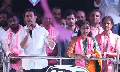 सोमाजीगुडा रोड शो में KTR का प्रभावशाली भाषण सोमाजीगुडा रोड शो में KTR का प्रभावशाली भाषण