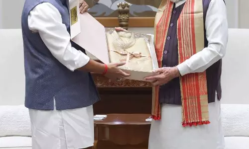 CM हिमंता बिस्वा सरमा ने की प्रधानमंत्री Modi से मुलाकात CM हिमंता बिस्वा सरमा ने की प्रधानमंत्री Modi से मुलाकात