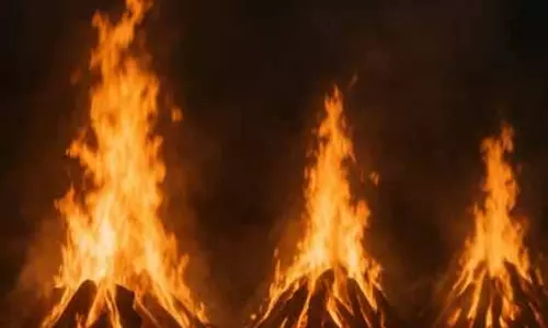 तेज रफ्तार ने ली आठ की जान, गांव में मातम