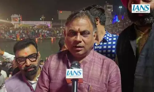 देव दीपावली की भव्य रोशनी, हर की पौड़ी और ब्रह्मकुंड पर हजारों श्रद्धालुओं ने किया गंगा आरती में सहभाग