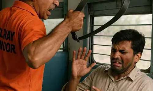 ट्रेन में सुरक्षा पर उठे सवाल! रेलवे वेंडर की गुंडागर्दी, खाने का दाम पूछना पड़ा महंगा