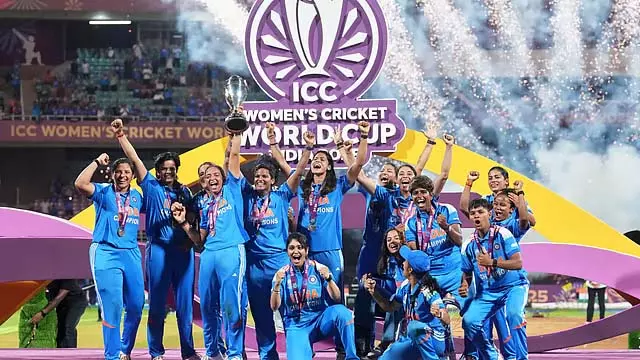 भारतीय खिलाड़ी स्मृति, जेमिमा और राधा को हर एक को ₹2.25 करोड़ मिलेंगे; कोच को ₹22.5 लाख मिलेंगे - महाराष्ट्र सरकार भारतीय खिलाड़ी स्मृति, जेमिमा और राधा को हर एक को ₹2.25 करोड़ मिलेंगे; कोच को ₹22.5 लाख मिलेंगे - महाराष्ट्र सरकार