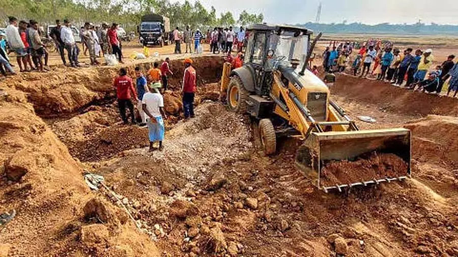 बारिश, चूना पत्थर के जमाव के कारण Kalyana कर्नाटक में भूकंप के झटके आ रहे बारिश, चूना पत्थर के जमाव के कारण Kalyana कर्नाटक में भूकंप के झटके आ रहे