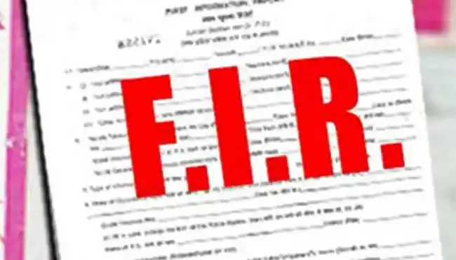 थाना प्रभारी को वर्दी उतरवाने की धमकी दी, बीजेपी कार्यकर्ता फरार थाना प्रभारी को वर्दी उतरवाने की धमकी दी, बीजेपी कार्यकर्ता फरार