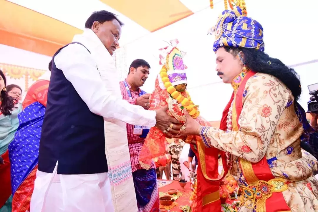 CM ने पारादीप बोइता बंदना उत्सव में हिस्सा लिया CM ने पारादीप बोइता बंदना उत्सव में हिस्सा लिया