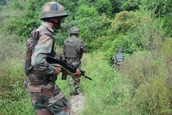 Jammu-Kashmir के किश्तवाड़ में तलाशी अभियान के दौरान आतंकियों ने की फायरिंग Jammu-Kashmir के किश्तवाड़ में तलाशी अभियान के दौरान आतंकियों ने की फायरिंग