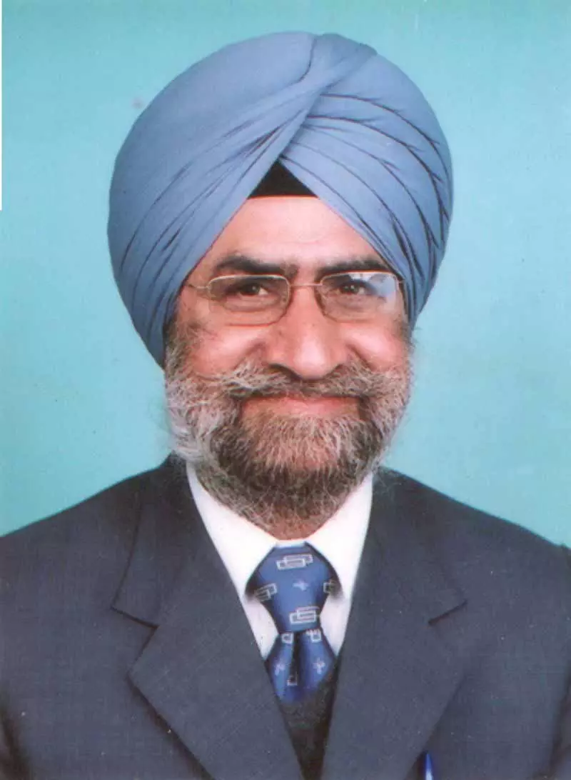 Dr. Charanjit Singh Gumtala, पंजाबी भाषा और संस्कृति को समर्पित जीवन Dr. Charanjit Singh Gumtala, पंजाबी भाषा और संस्कृति को समर्पित जीवन