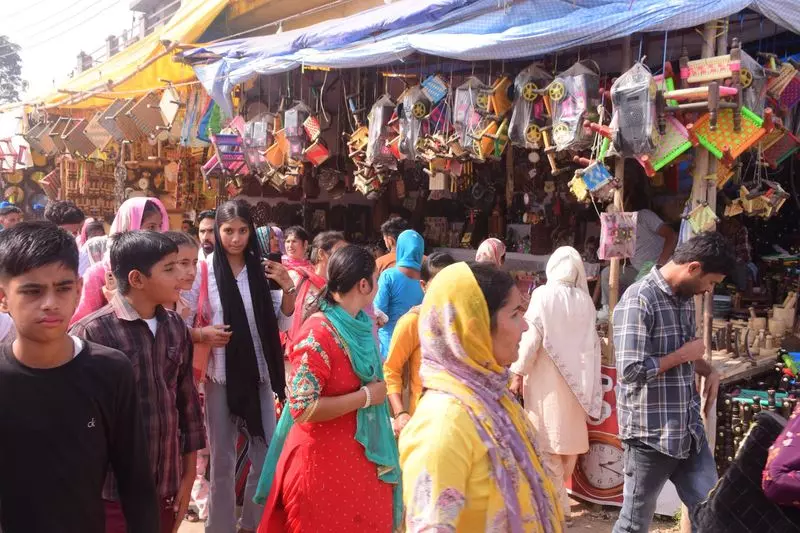 Yamunanagar जिले के कपाल मोचन मेले में 5.50 लाख श्रद्धालु पहुंचे Yamunanagar जिले के कपाल मोचन मेले में 5.50 लाख श्रद्धालु पहुंचे