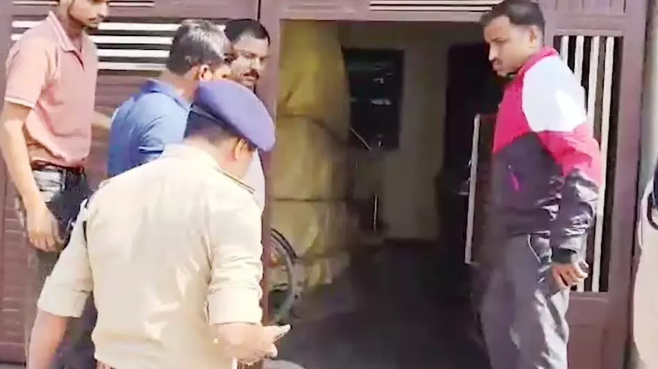 सल्फास खाद बनी गैस, 2 बच्चों की मौत से परिवार में कोहराम सल्फास खाद बनी गैस, 2 बच्चों की मौत से परिवार में कोहराम
