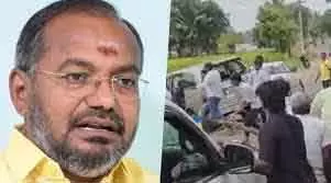 Tamil Nadu पीएमके विधायक अरुल की कार पर हमला, रामदास ने अंबुमणि पर लगाया आरोप Tamil Nadu पीएमके विधायक अरुल की कार पर हमला, रामदास ने अंबुमणि पर लगाया आरोप