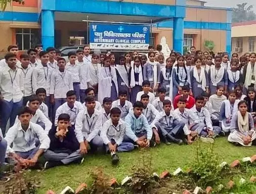 Bareilly: ऐतिहासिक फोटोग्राफ्स और संग्रह देखकर छात्र हुए रोमांचित Bareilly: ऐतिहासिक फोटोग्राफ्स और संग्रह देखकर छात्र हुए रोमांचित