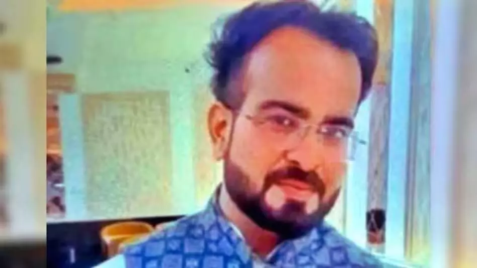 बेटे ने मां की साड़ी से बनाया मौत का फंदा और झूल गया, डरा हुआ था पुलिस केस होने से बेटे ने मां की साड़ी से बनाया मौत का फंदा और झूल गया, डरा हुआ था पुलिस केस होने से