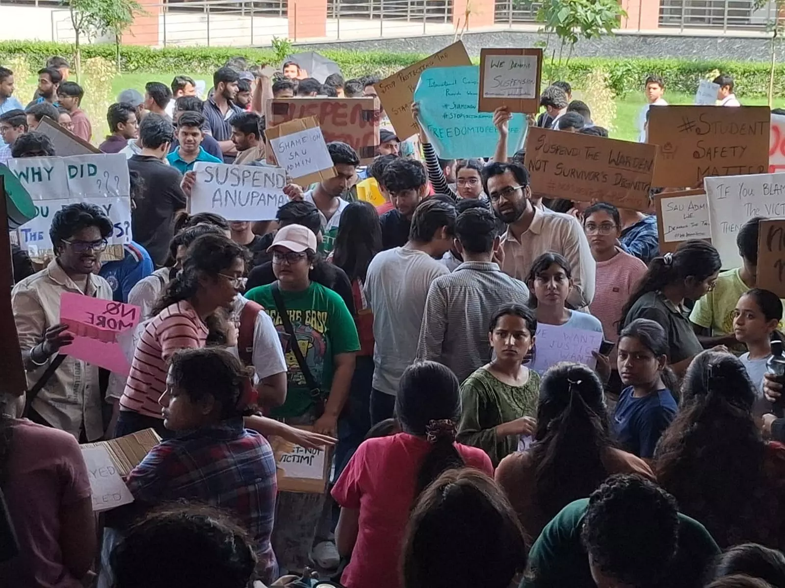 300 से अधिक विद्वानों ने दक्षिण एशियाई विश्वविद्यालय के प्रोफेसर की बर्खास्तगी पर सार्क से हस्तक्षेप की मांग की 300 से अधिक विद्वानों ने दक्षिण एशियाई विश्वविद्यालय के प्रोफेसर की बर्खास्तगी पर सार्क से हस्तक्षेप की मांग की
