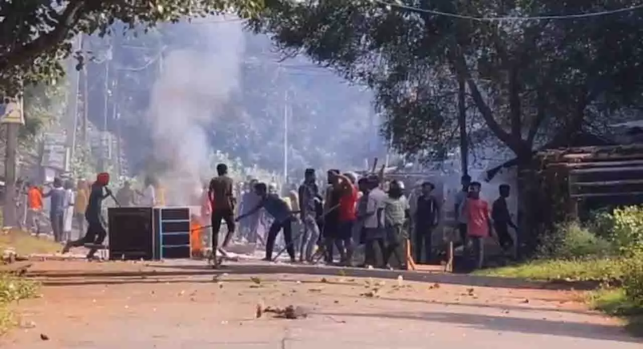Odisha के खोरधा में सीमा विवाद को लेकर दो गांवों के बीच झड़प Odisha के खोरधा में सीमा विवाद को लेकर दो गांवों के बीच झड़प