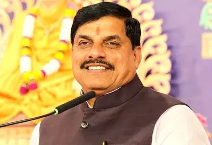 मध्य प्रदेश CM ने दिए किसानों को 10 घंटे बिजली का आश्वासन, विवादित आदेश रद्द मध्य प्रदेश CM ने दिए किसानों को 10 घंटे बिजली का आश्वासन, विवादित आदेश रद्द