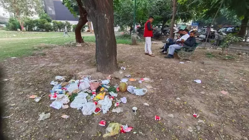 त्योहारी सीजन में कचरा उत्पादन बढ़ने से Chandigarh में गंदगी का अंबार त्योहारी सीजन में कचरा उत्पादन बढ़ने से Chandigarh में गंदगी का अंबार