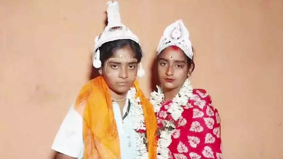 डांस करने वाली लड़कियों ने एक-दूसरे को माना जीवनसाथी, मंदिर में रचाई शादी डांस करने वाली लड़कियों ने एक-दूसरे को माना जीवनसाथी, मंदिर में रचाई शादी