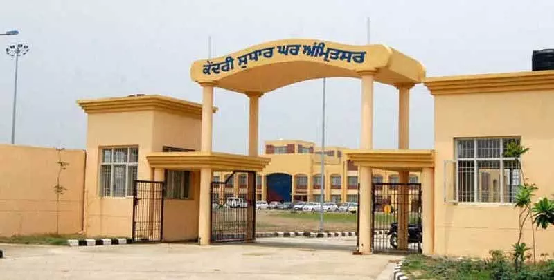 महिला पैनल की अध्यक्ष ने Amritsar सेंट्रल जेल का दौरा किया, कैदियों से बातचीत की महिला पैनल की अध्यक्ष ने Amritsar सेंट्रल जेल का दौरा किया, कैदियों से बातचीत की