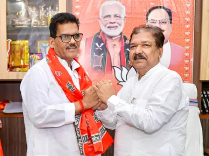 Bihar: राजद के पूर्व विधायक ने मतदान से पहले की भाजपा में एंट्री Bihar: राजद के पूर्व विधायक ने मतदान से पहले की भाजपा में एंट्री