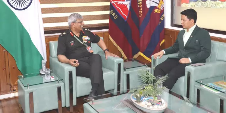 Sikkim : इंद्र हंग ने बीआरओ महानिदेशक से मुलाकात की, उत्तरी सिक्किम के लिए Sikkim : इंद्र हंग ने बीआरओ महानिदेशक से मुलाकात की, उत्तरी सिक्किम के लिए